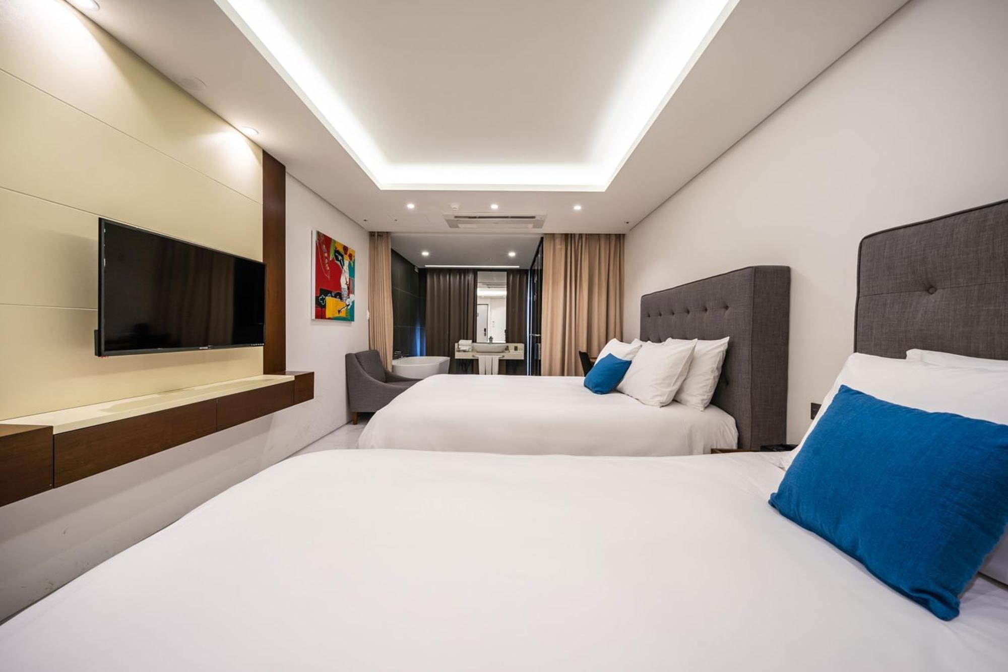 Sweet May Seogwipo Hotel ภายนอก รูปภาพ