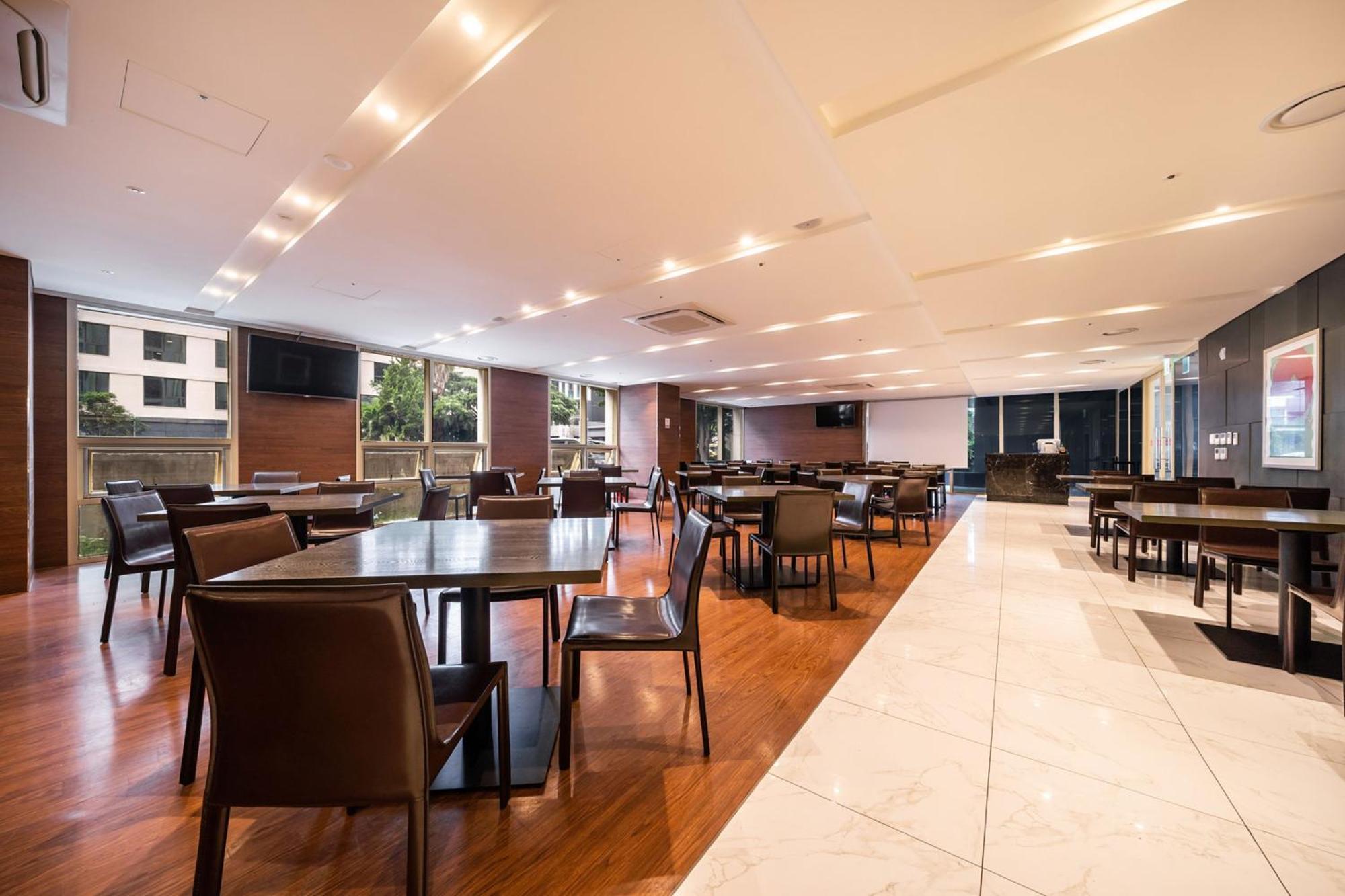 Sweet May Seogwipo Hotel ภายนอก รูปภาพ